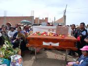 Puno: Con pedidos de justicia dan último adiós a mamá –