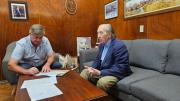 Intendente Besozzi firmó acuerdos por emprendimientos en Mercedes y Dolores