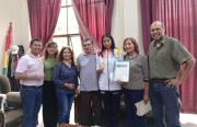 Entregó reconocimiento a la atleta Valeria Quispe por sus méritos