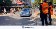 Una mujer fue embestida por un auto en pleno microcentro sanjuanino