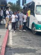 Paradas abarrotadas en víspera de Navidad