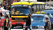 Critican a transportistas por alza desmedida de pasajes