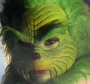 El Grinch sorprende a Maracaibo manejando una motopoceta