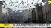 Incendio de gran magnitud consumió fábrica de plásticos en SJL: más de 60 bomberos acudieron a atender la emergencia
