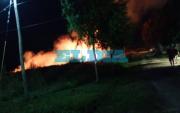 Incendio forestal durante la madrugada de Navidad generó alarma en La Plata