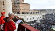 En su primera bendición “Urbi et Orbi”, el papa León XIV pidió paz en Medio Oriente y diálogo por Ucrania