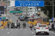 Ecuador restringe pasos de frontera con Colombia y Perú