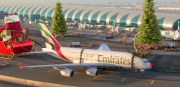 Viral: Avión de Emirates se convirtió en Rodolfo el Reno