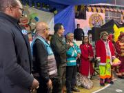 Alcalde lleva al penal de San Pedro esperanza para los niños que viven con sus familias en el recinto