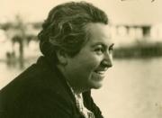 Proyecto textil internacional rinde homenaje a los 80 años del Nobel de Gabriela Mistral