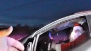 Papá Noel al volante: una detención inesperada que se volvió viral en plena Navidad