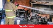 Vecinos sofocan incendio en una vivienda