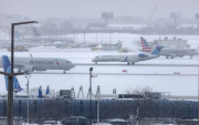 Clima invernal provoca cancelación de más de mil vuelos en Estados Unidos