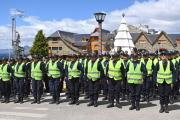 Con más de un centenar de agentes policiales refuerzan la seguridad para la temporada de verano en Bariloche