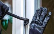 Forzaron una ventana para desvalijar una casa