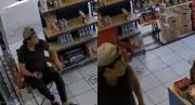 VIRAL: Caucho se desprendió de un carro y casi mató al empleado de una tienda, se salvó por pocos segundos