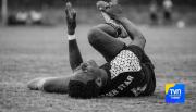 Tragedia en África: Futbolista muere en pleno partido tras tragarse una moneda