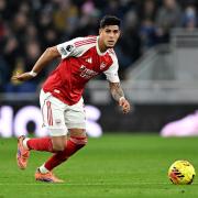 Piero Hincapié titular en victoria del Arsenal sobre Brighton por la jornada 18