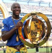 Prensa española sitúa a Moisés Caicedo como opción del FC Barcelona para reforzar el mediocampo