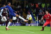 Dibu Martínez fue clave en la victoria de Aston Villa sobre el Chelsea