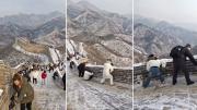 El hielo y la nieve convierten a la Gran Muralla china en un desafiante ‘tobogán’ resbaladizo