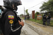 Seis personas asesinadas, entre ellas un bebé de dos años, en un ataque armado en Ecuador