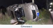 Aparatoso choque entre un auto y una camioneta en Albardón