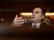 A contramano de Argentina, Uruguay lanza una ofensiva para desalentar el uso del dólar