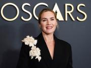 Kate Winslet confesó que sus primeras experiencias sexuales fueron con mujeres