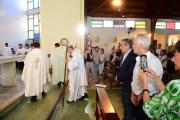 Reinauguraron la Parroquia San Antonio de Padua y Alak participó de la consagración del altar