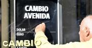 Allanaron varias casas de cambio de La Plata en medio del escándalo que sacude al financista de la AFA
