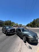 Cámara testigo: caos en la Costanera por el choque de una camioneta y un auto