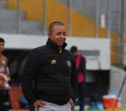 Juan Pablo Buch, entrenador de Aucas, confirma salidas y permanencias en el plantel de cara al 2026