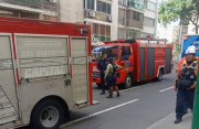 Desalojaron a más de 45 personas durante incendio de un edificio en Chacao