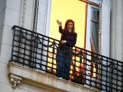 Nuevo parte médico de Cristina Kirchner: comenzó a ingerir semisólidos, pero seguirá internada