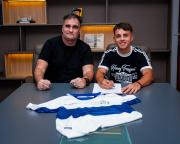 La fábrica no para: Gimnasia firmó el primer contrato profesional de otro pibe del club