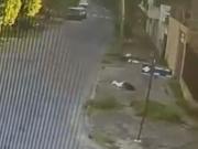 Buscan al hombre que degolló a una mujer en plena calle en La Matanza