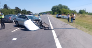 Un brutal accidente de tránsito entre dos autos en Ruta 2 no terminó en tragedia de milagro