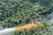 Militares destruyen ocho avionetas y campamentos ligados al narcotráfico en Amazonas