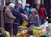 Empleo en Ecuador se estanca en 2025 y la informalidad sigue afectando a más del 53 % de trabajadores