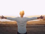 Cómo ser más feliz en 2026: estas son las 7 preguntas que pueden ayudarte