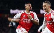 Arsenal con Hincapié golea 4-1 a Aston Villa y consolida el liderato en la Premier League