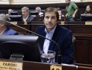 Faroni descartó su teléfono e intentó salir del país, pero Migraciones lo frenó