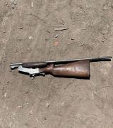 Persecución en Viedma: la Policía atrapó a un hombre de 37 años que arrojó un arma en la calle