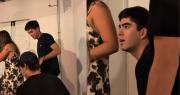 Video: Presenta a su novio y su familia lo recibe con un ritual inesperado
