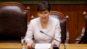 Anuncian denuncia ante Fiscalía: ministra Ximena Aguilera bajo la lupa por operación a su madre