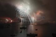 [Fotos] Valparaíso recibió el Año Nuevo con fuegos artificiales y basura en avenida Errázuriz