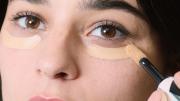 Ni verde, ni piel: el color de corrector que es ideal para disimular las ojeras de la cara