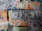 Sube el dólar en el debut de las nuevas bandas cambiarias