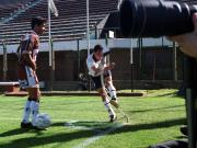 El banderín del córner móvil: el invento argentino que busca una mini revolución en el fútbol mundial y hasta alterar las reglas de juego